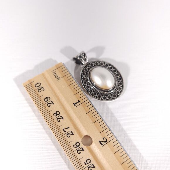 White Mabe Pearl Pendant Sterling Silver - Picture 9 of 10